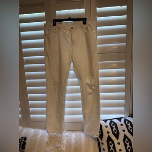 GAP 30" TALL  sexy boyfriend white jean